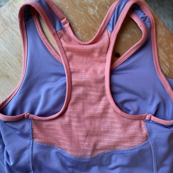 ⚡️2/$20 NIKE Womens athletic workout top - Picture 5 of 5
